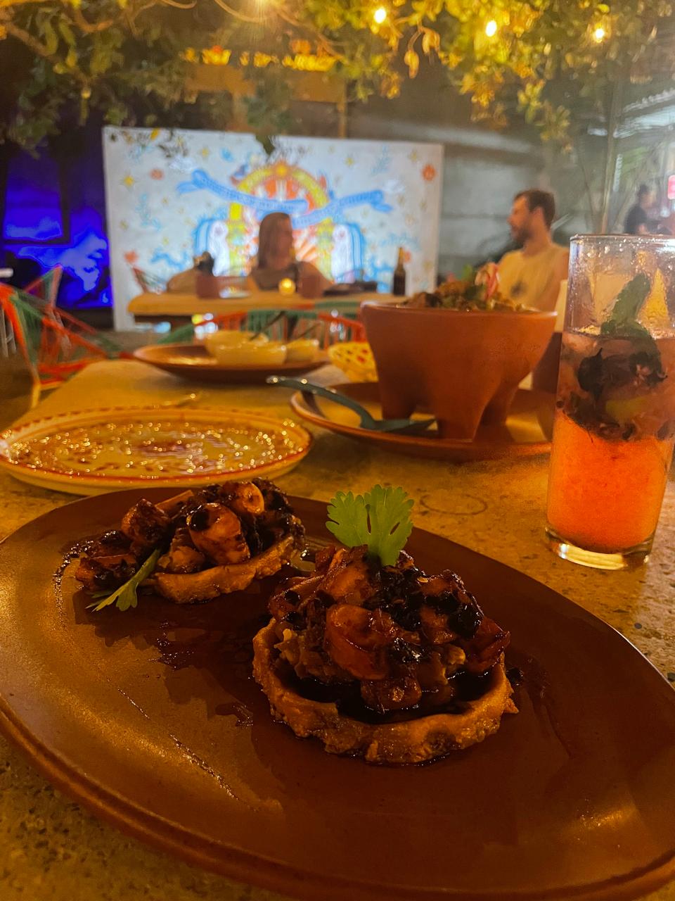 Maria Sirena — torre de mariscos guacamole atún